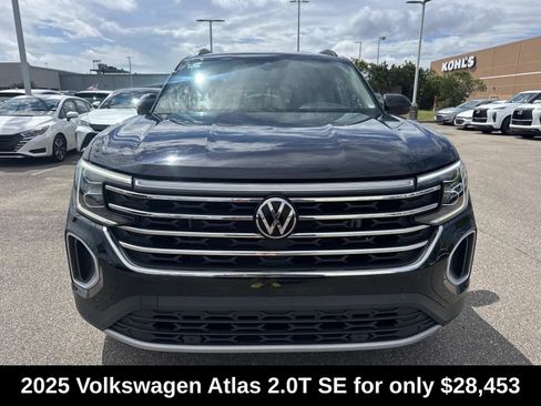 Used 2025 Volkswagen Atlas SE FWD image 2