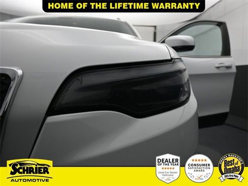 Used 2019 Jeep Cherokee Limited image 49