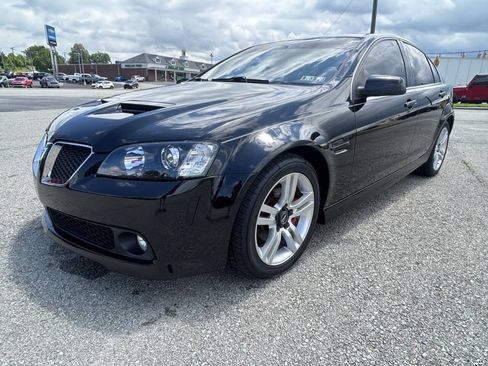 Used 2008 Pontiac G8 w/ Premium Package RWD image 2