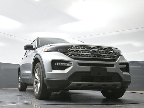Used 2022 Ford Explorer Limited w/ Equipment Group 301A AWD/4WD image 27