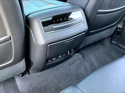 Used 2021 Cadillac Escalade Sport Platinum AWD/4WD image 25
