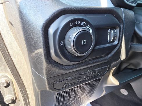 Used 2025 Jeep Wrangler Unlimited Sport AWD/4WD image 33