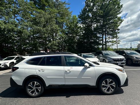 Used 2022 Subaru Outback Limited AWD/4WD image 4