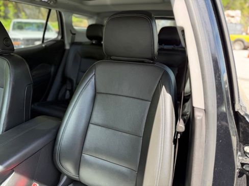 Used 2022 GMC Terrain SLT w/ Infotainment Package II AWD/4WD image 9