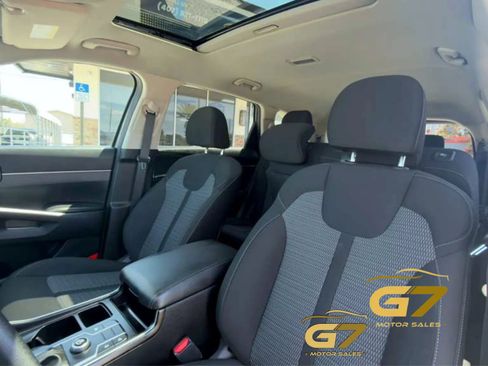 Used 2022 Kia Sorento LX FWD image 12