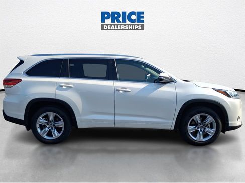 Used 2017 Toyota Highlander Limited AWD/4WD image 5