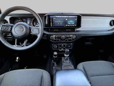 Used 2024 Jeep Wrangler Unlimited AWD/4WD image 16