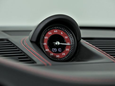 Used 2024 Porsche 911 Carrera GTS RWD image 31