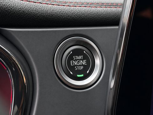 Used 2025 Chevrolet Blazer RS FWD image 6