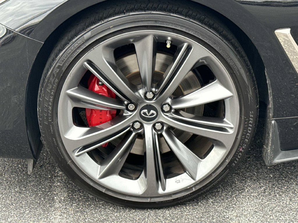 Used 2018 INFINITI Q60 Red Sport 400 w/ Sensory Package 3.0T Sport AWD/4WD image 29