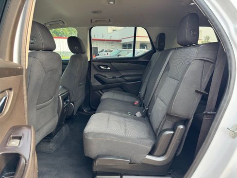 Used 2018 Chevrolet Traverse LS FWD image 16