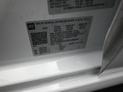 Used 2025 GMC Sierra 1500 SLT RWD image 18