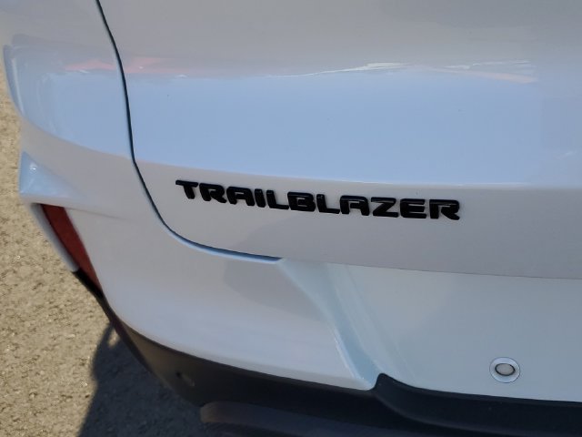 Used 2025 Chevrolet TrailBlazer RS w/ Driver Confidence Package FWD image 7