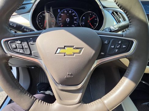 Used 2022 Chevrolet Malibu Premier FWD image 15