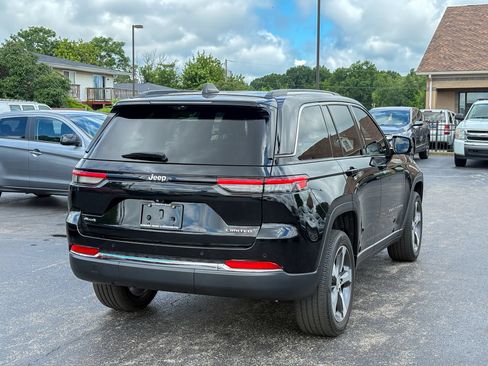 Used 2023 Jeep Grand Cherokee Limited w/ Luxury Tech Group II AWD/4WD image 16