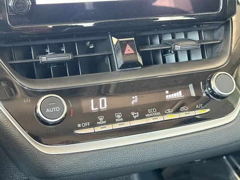 Used 2025 Toyota Corolla LE FWD image 18