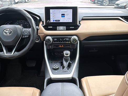 Used 2024 Toyota RAV4 XLE Premium image 17