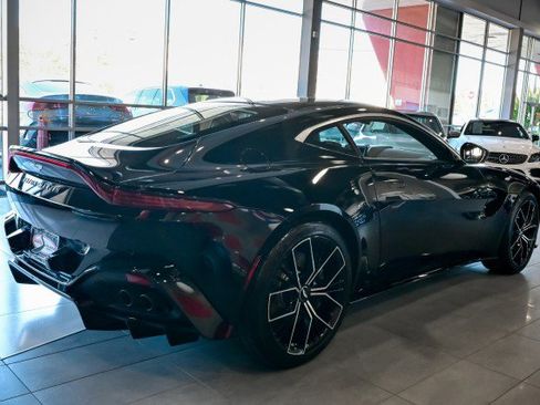 Used 2022 Aston Martin V8 Vantage Coupe image 5