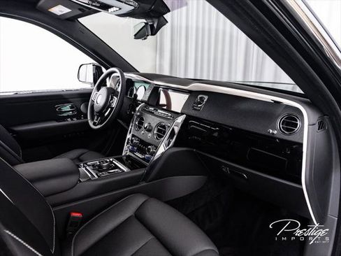 Used 2023 Rolls-Royce Cullinan AWD/4WD image 37