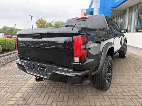 Used 2024 Chevrolet Colorado Trail Boss w/ Technology Package AWD/4WD image 5