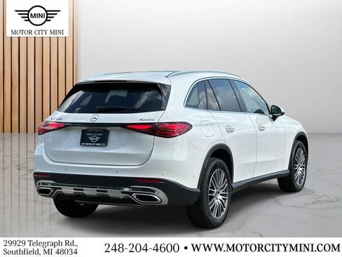 Used 2025 Mercedes-Benz GLC 300 4MATIC image 4