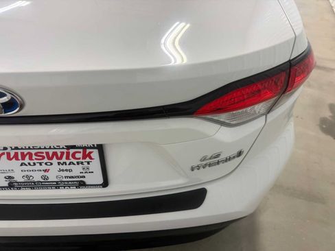 Certified 2023 Toyota Corolla LE w/ LE Premium Package FWD image 18