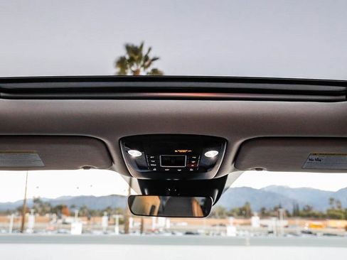 Used 2026 Kia Carnival SX image 17