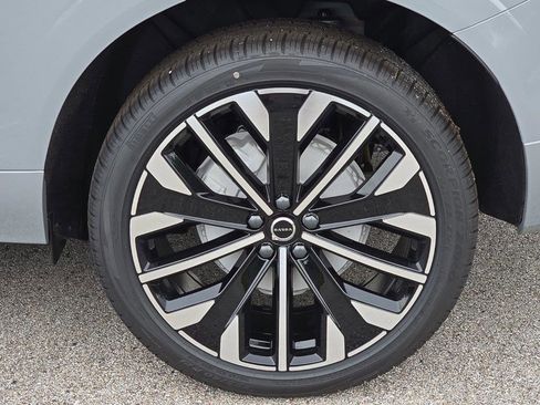 New 2026 Volvo XC60 B5 Ultra w/ Protection Package Premier image 6