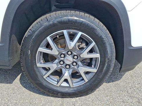 Used 2023 GMC Acadia SLT w/ Preferred Package AWD/4WD image 27