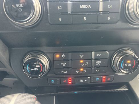 Used 2020 Ford F150 Raptor w/ Equipment Group 802A Luxury image 32