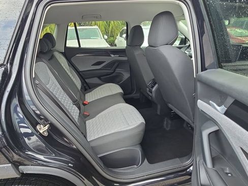 Certified 2025 Volkswagen Tiguan S FWD image 13
