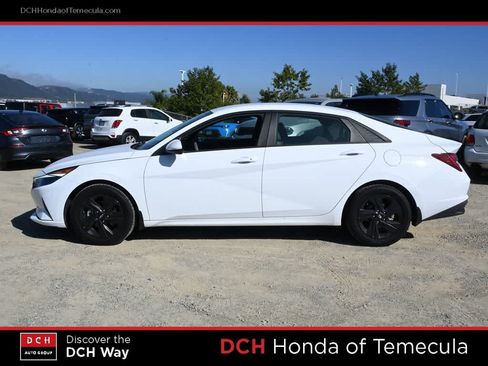 Used 2023 Hyundai Elantra Blue FWD image 4