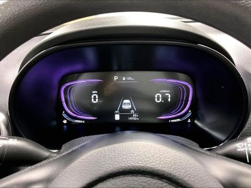 Used 2025 Kia Soul LX w/ LX Technology Package FWD image 13