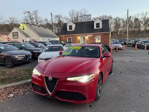 Used 2017 Alfa Romeo Giulia w/ Sport Appearance Package image 3