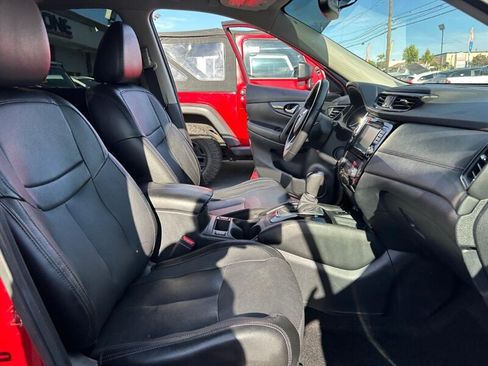 Used 2019 Nissan Rogue SL w/ Premium Package FWD image 23