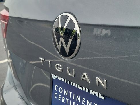 Used 2022 Volkswagen Tiguan SE R-Line AWD/4WD image 8