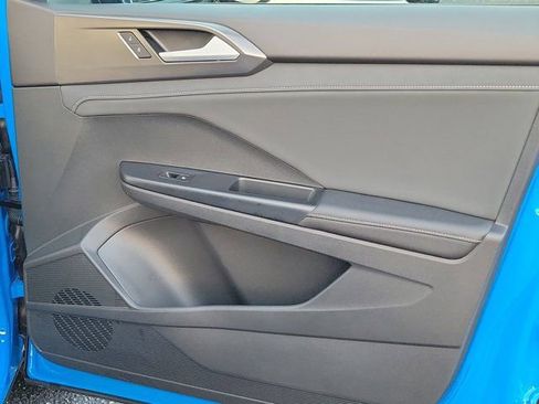 Used 2025 Volkswagen Taos SE image 7