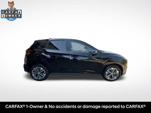 Used 2023 Hyundai Kona SE FWD image 2