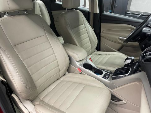 Used 2015 Ford C-MAX SEL w/ Equipment Group 302A FWD image 17