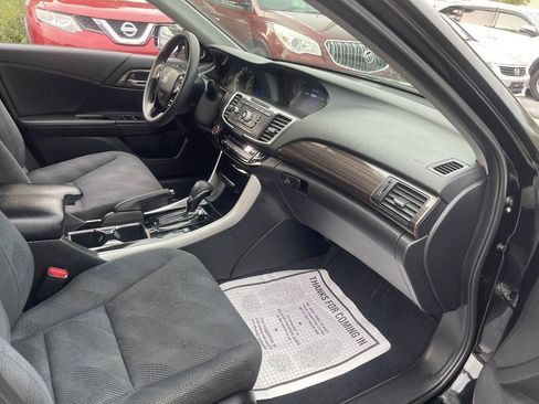 Used 2017 Honda Accord Hybrid Sedan image 26