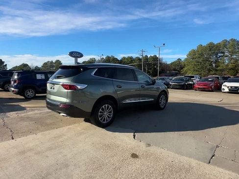 Used 2023 Buick Enclave Essence image 6