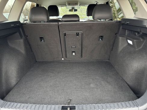 Used 2025 Volkswagen Taos SE AWD/4WD image 33