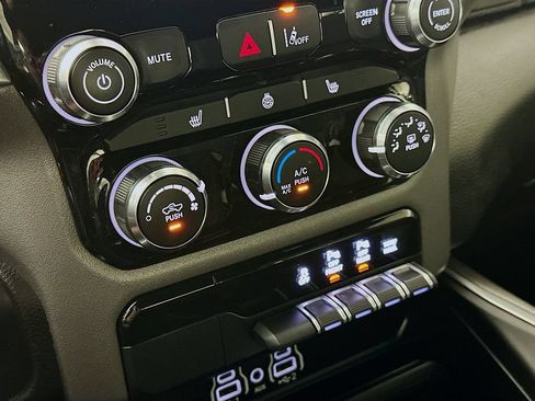 Certified 2025 RAM 1500 Big Horn AWD/4WD image 25