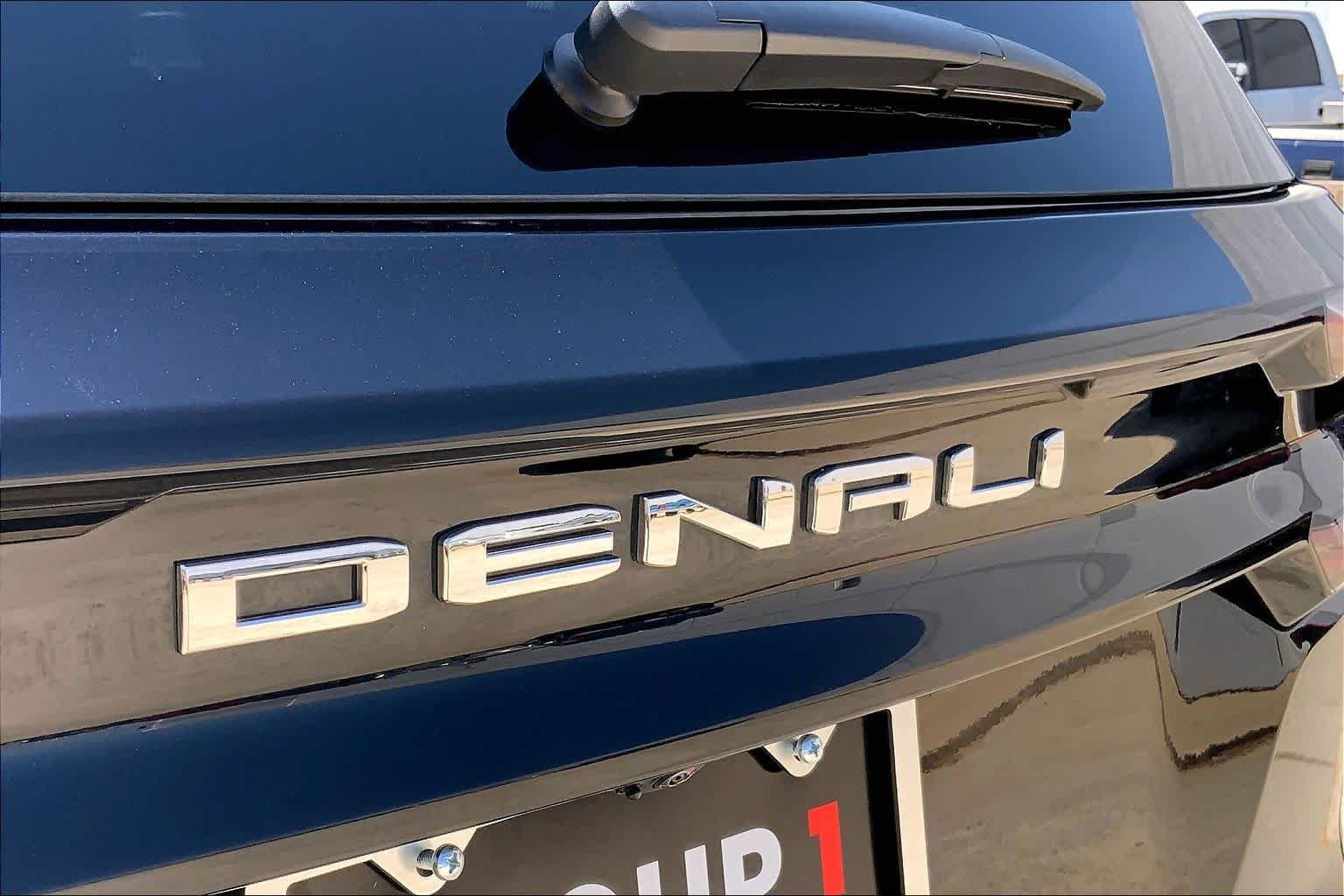 Certified 2026 GMC Acadia Denali Ultimate w/ LPO, Floor Liner Package FWD image 10