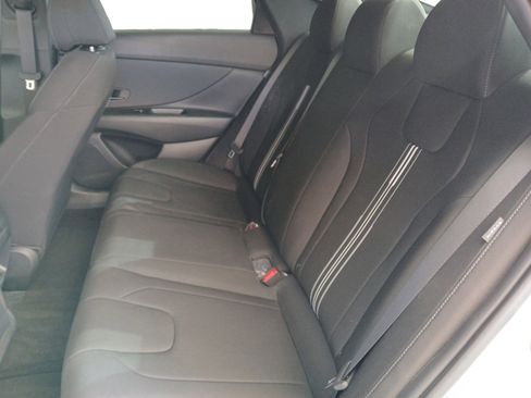 Used 2025 Hyundai Elantra Sport image 13