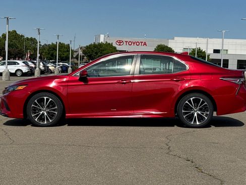 Used 2019 Toyota Camry SE w/ Convenience Package FWD image 7