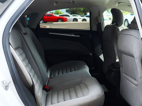 Used 2014 Ford Fusion S image 27