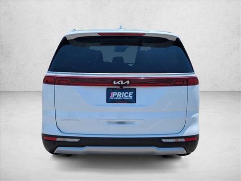 Used 2024 Kia Carnival EX FWD image 7
