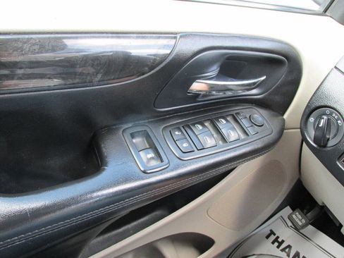 Used 2013 Dodge Grand Caravan SXT FWD image 6