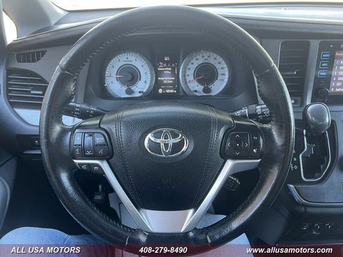 Used 2015 Toyota Sienna SE w/ SE Preferred Package image 16